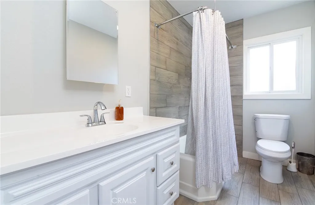 1241 89th St, Los Angeles, California 90044 home-pic-14